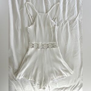 Tea & Cup White Floral Lace Halter Neck Romper Size Small
